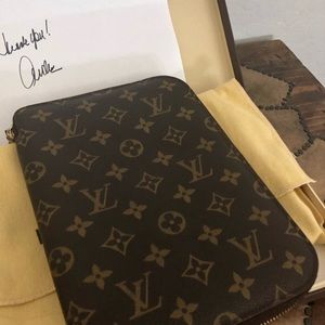 Authentic Louis Vuitton Agenda/Kindle Case